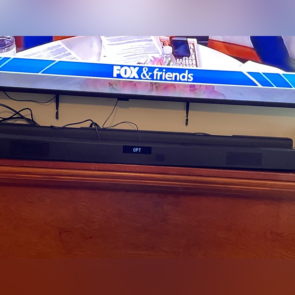 Lg 4.1 soundbar with subwoofer and 2 surround sound speakers
